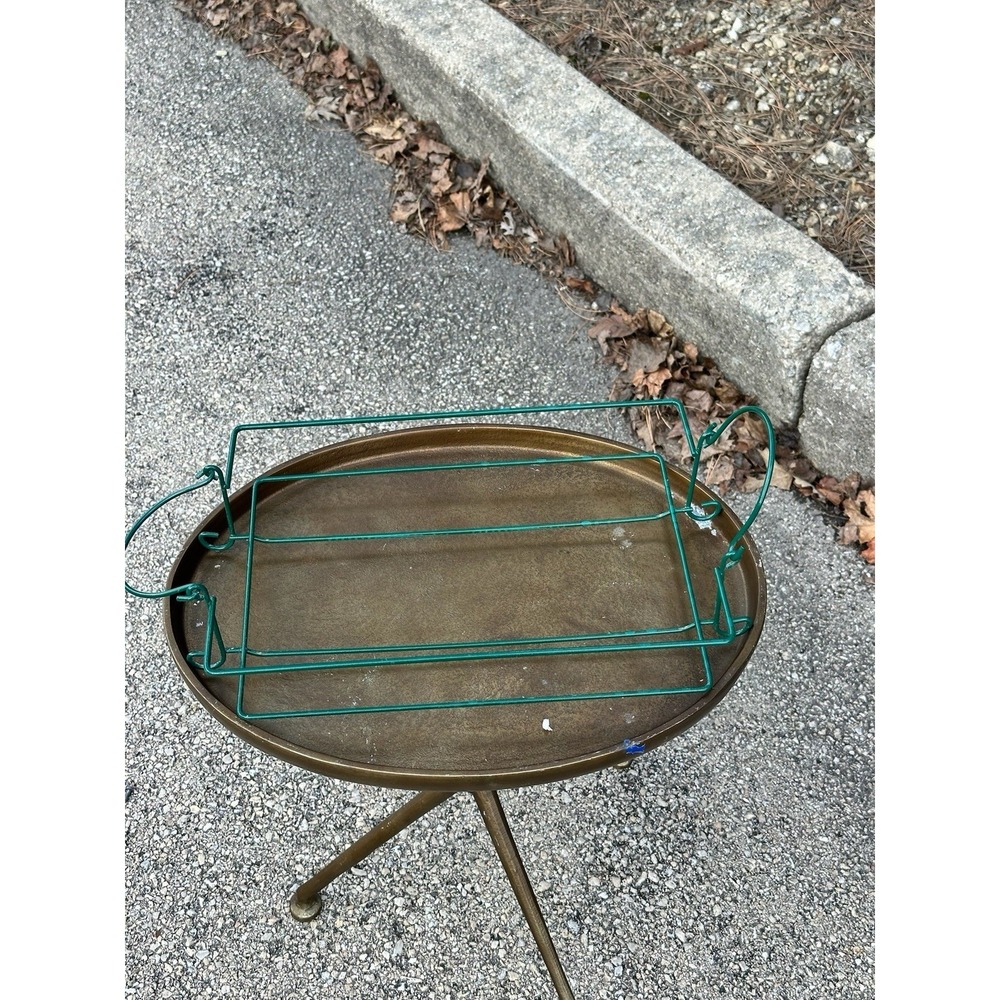 Temp-tations by Tara Peppermint Holly 13x9 Baker w/ Lid & Metal Rack - Picture 5 of 14
